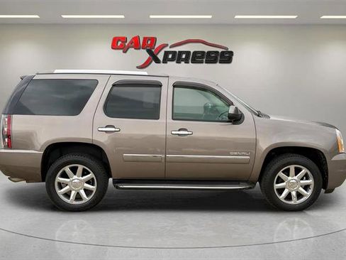 Used 2013 GMC Yukon Denali image 9