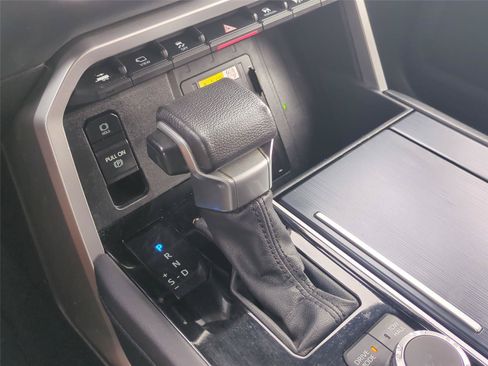 Used 2022 Toyota Tundra Platinum w/ Advanced Package AWD/4WD image 29
