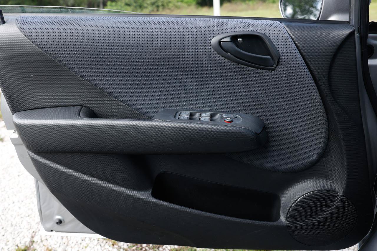 Used 2007 Honda Fit image 38
