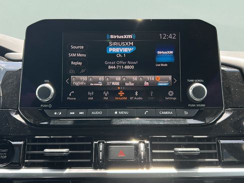 Used 2025 Nissan Pathfinder SV w/ SV Premium Package FWD image 21