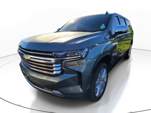 Used 2024 Chevrolet Suburban High Country AWD/4WD image 2