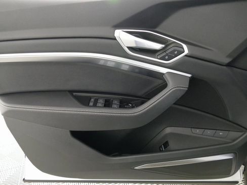 Used 2023 Audi e-tron Premium Plus image 10