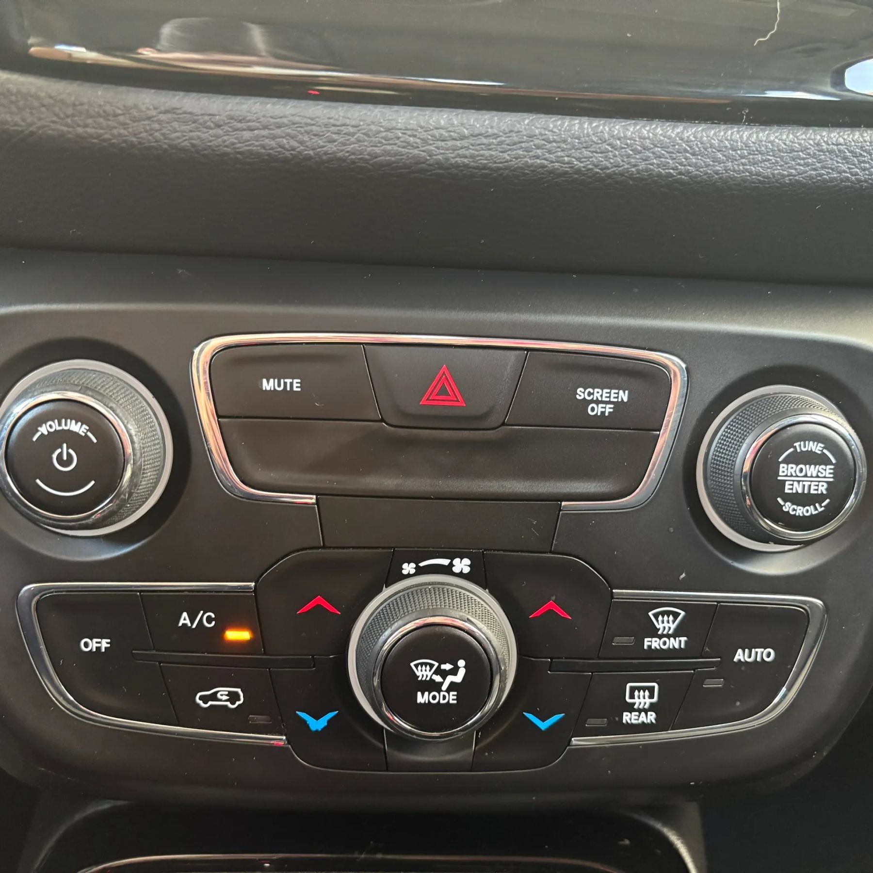 Used 2018 Jeep Compass Latitude w/ Popular Equipment Group FWD image 21