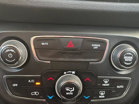 Used 2018 Jeep Compass Latitude w/ Popular Equipment Group FWD image 21