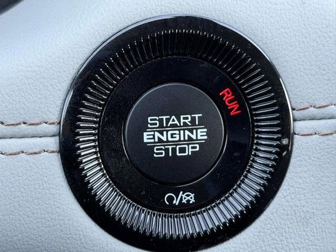 Used 2022 Jeep Compass Limited image 7