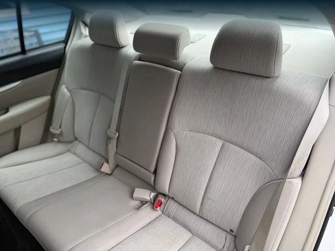 Used 2014 Subaru Legacy 2.5i Premium AWD/4WD image 32