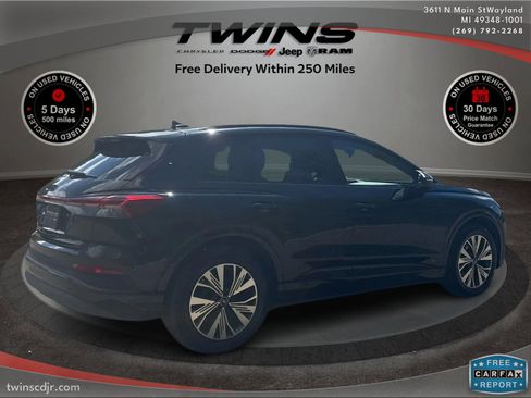 Used 2025 Audi Q4 e-tron Premium Plus image 3