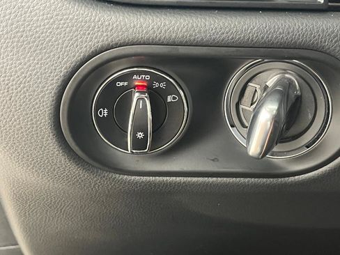 Used 2024 Porsche Macan image 14