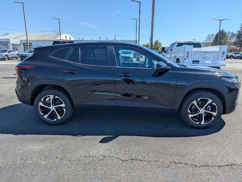 New 2026 Chevrolet Trax RS w/ Sunroof Package image 11