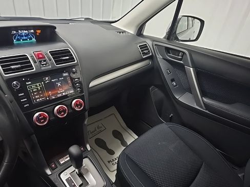 Used 2018 Subaru Forester 2.5i Premium w/ All-Weather Package AWD/4WD image 26