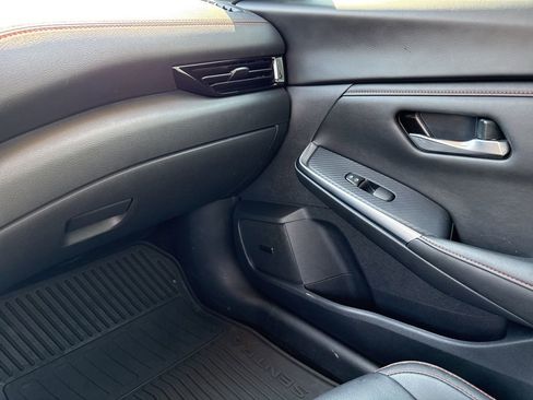 Used 2024 Nissan Sentra SR w/ SR Premium Package image 28