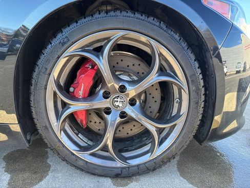 Used 2024 Alfa Romeo Giulia Quadrifoglio w/ Active Assist Plus Package image 20