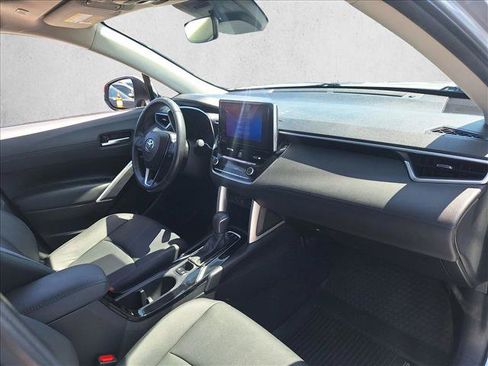 Certified 2023 Toyota Corolla Cross XLE w/ Convenience Package FWD image 17