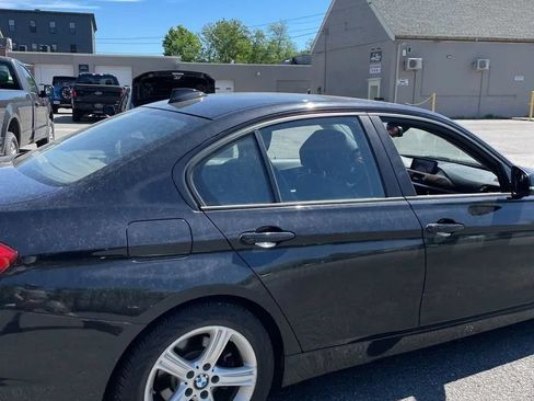 Used 2015 BMW 328i xDrive Sedan AWD/4WD image 9