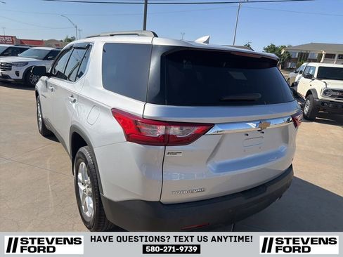 Used 2021 Chevrolet Traverse LT FWD image 8