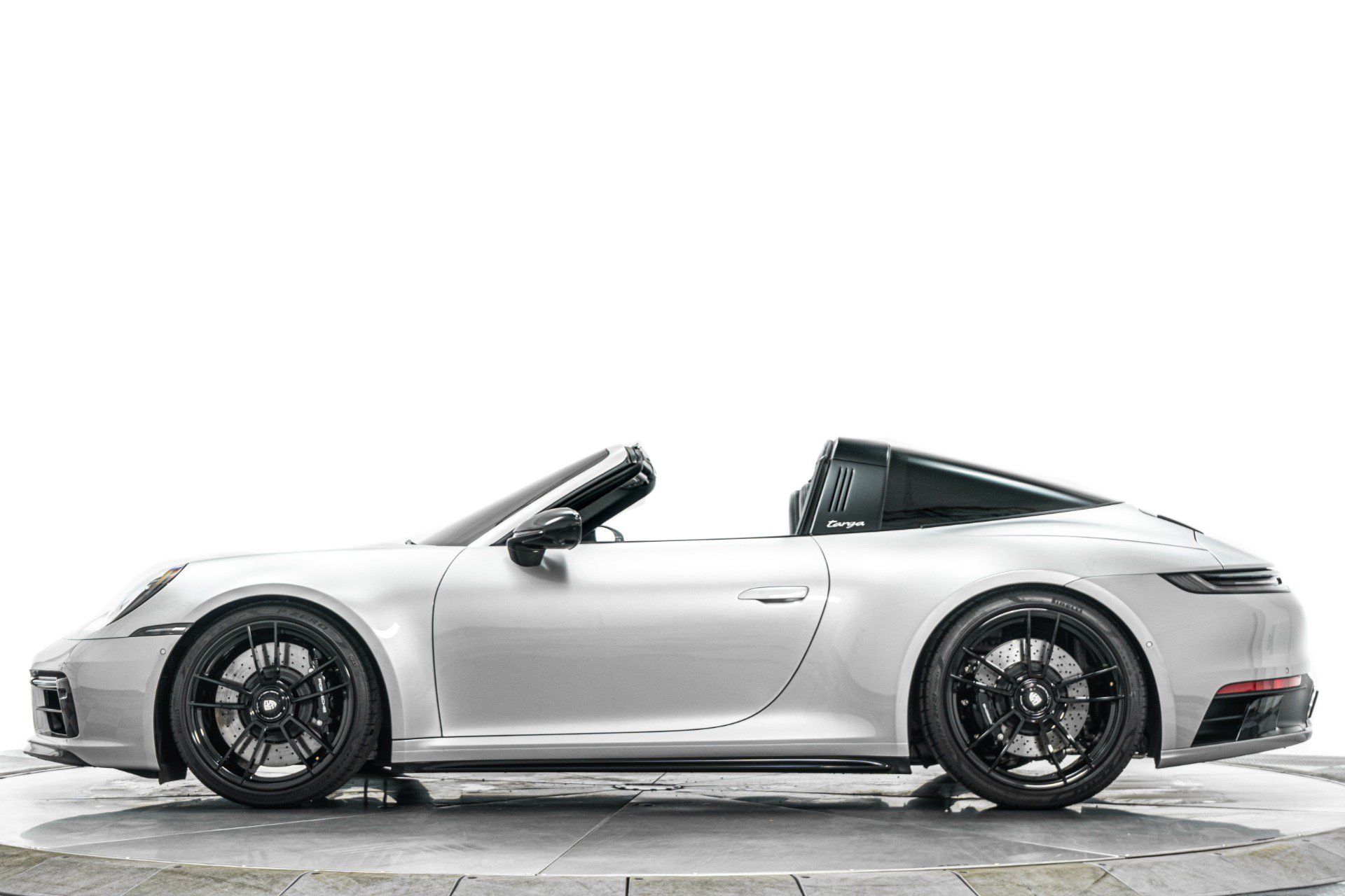 Used 2022 Porsche 911 Targa 4 GTS AWD/4WD image 6