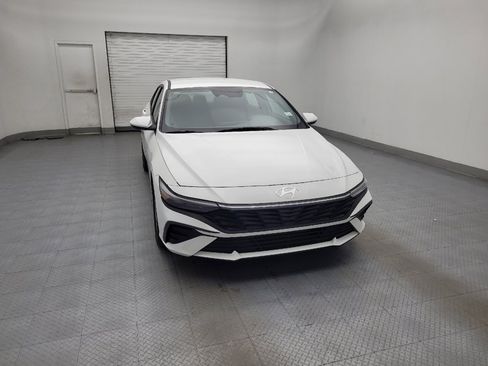 Used 2024 Hyundai Elantra SEL image 14