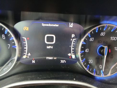 Certified 2019 Chrysler Pacifica Touring-L w/ Advanced Safetytec Group image 12