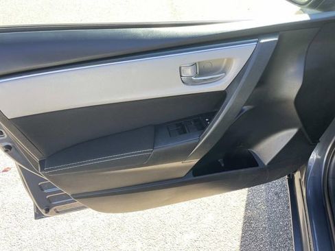 Used 2018 Toyota Corolla L image 17