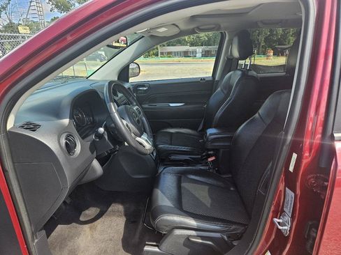 Used 2017 Jeep Compass Latitude AWD/4WD image 10