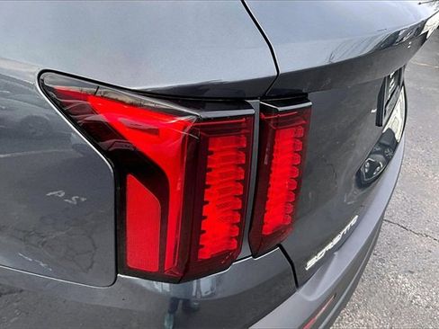 Used 2023 Kia Sorento LX image 29