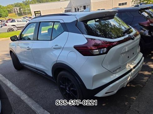 Used 2022 Nissan Kicks SR w/ Premium Package FWD image 5