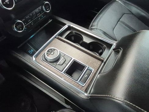 Used 2021 Ford Expedition Max Limited image 16