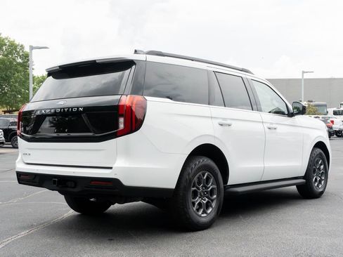 Used 2025 Ford Expedition Active RWD image 9
