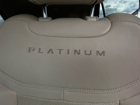 Used 2022 Ford Explorer Platinum w/ Equipment Group 601A AWD/4WD image 10