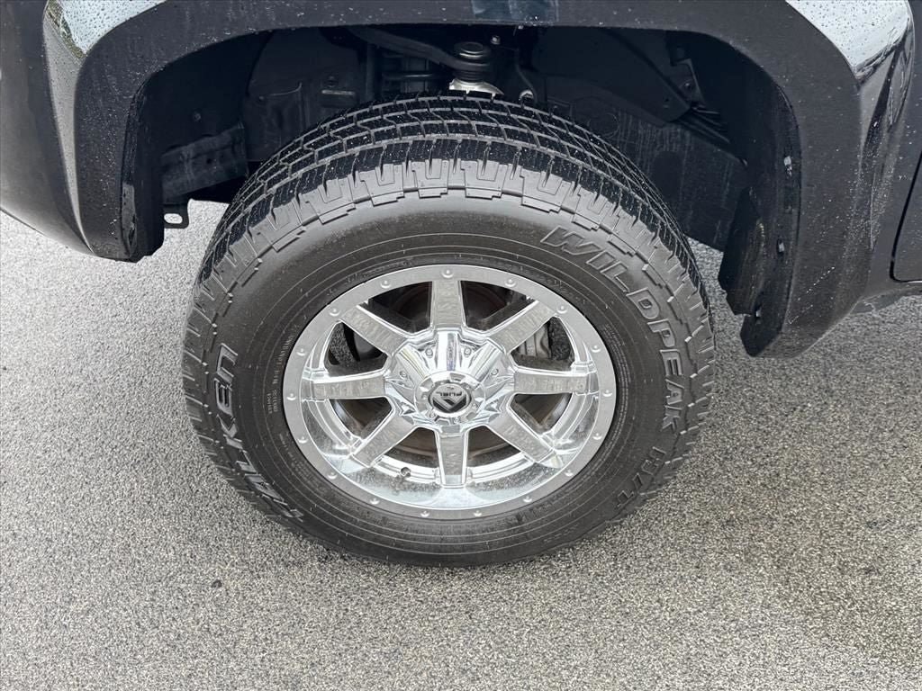 Used 2025 Toyota Tacoma SR5 AWD/4WD image 17
