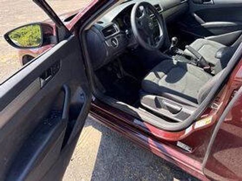 Used 2012 Volkswagen Passat 2.5 S image 10