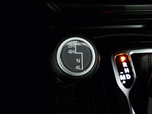 Used 2022 Jeep Gladiator Sport image 15