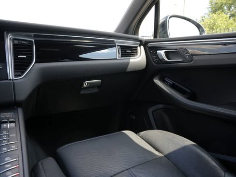 Used 2017 Porsche Macan S AWD/4WD image 5