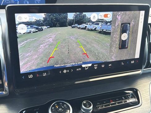 Certified 2025 Ford Expedition Platinum AWD/4WD image 32
