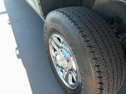 Used 2024 RAM 3500 Tradesman w/ Chrome Appearance Group AWD/4WD image 12