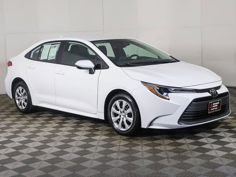 Used 2024 Toyota Corolla LE FWD image 40