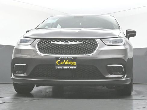 Used 2023 Chrysler Pacifica Touring-L FWD image 47