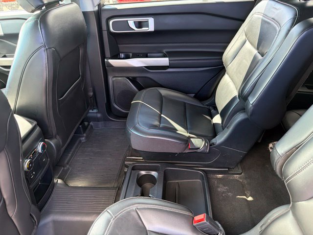 Used 2021 Ford Explorer XLT w/ Equipment Group 202A AWD/4WD image 13