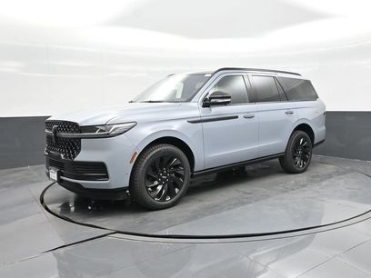 New 2025 Lincoln Navigator Reserve w/ Jet Appearance Package