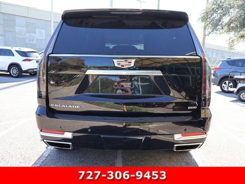 Used 2025 Cadillac Escalade ESV Premium Luxury image 8