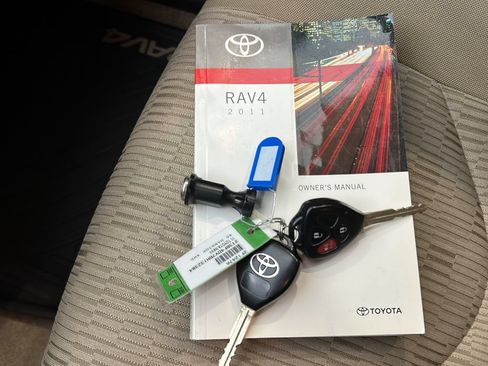 Used 2011 Toyota RAV4 4WD w/ Base L4 Extra Value Pkg image 30