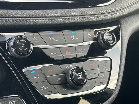 New 2026 Chrysler Pacifica Limited w/ S Appearance Package FWD image 36
