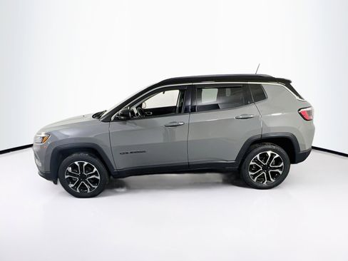 Used 2022 Jeep Compass Limited w/ Sun and Sound Group AWD/4WD image 8