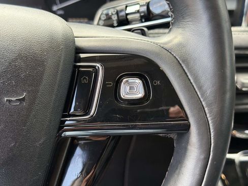 Used 2022 Lincoln Corsair AWD w/ Premium Package image 28