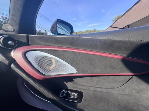 Used 2023 McLaren GT image 21