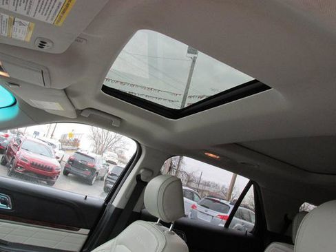 Used 2016 Ford Explorer Platinum image 12