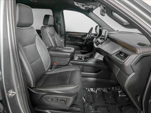 Used 2023 Chevrolet Suburban Premier AWD/4WD image 26