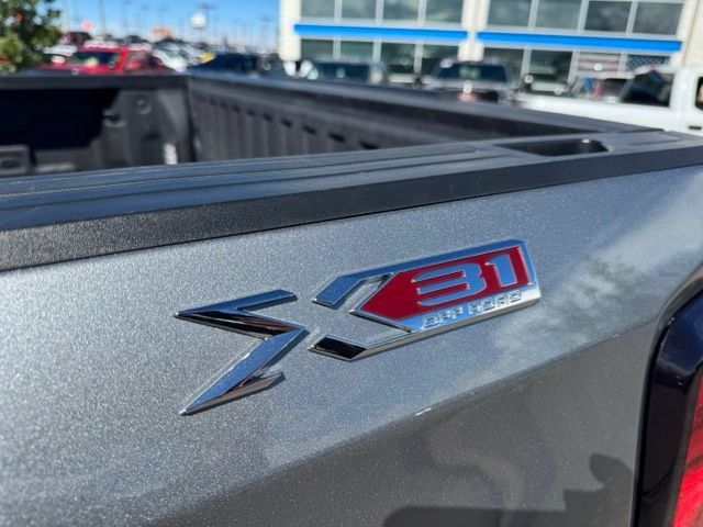 Certified 2024 GMC Sierra 1500 Elevation w/ LPO, Elevation Black Package AWD/4WD image 14