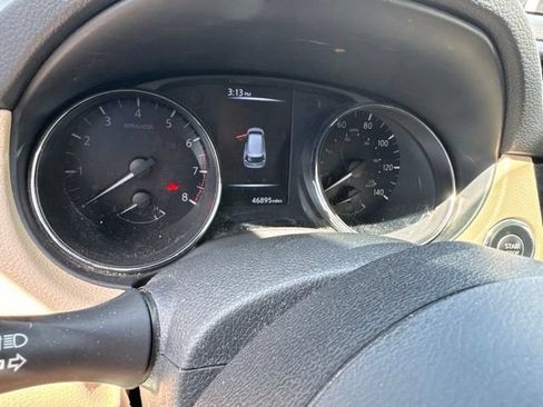 Used 2017 Nissan Rogue SL w/ SL Premium Package FWD image 12