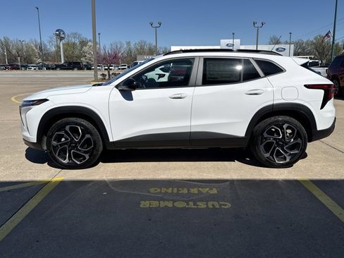 New 2026 Chevrolet Trax RS w/ Sunroof Package image 10